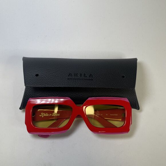Akila Sunglasses - Picture 1 of 7